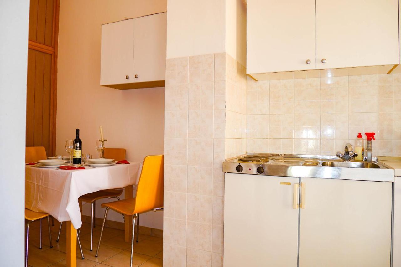 Apartments Beach Dugi Rat Ngoại thất bức ảnh