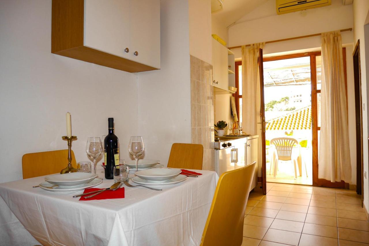 Apartments Beach Dugi Rat Ngoại thất bức ảnh