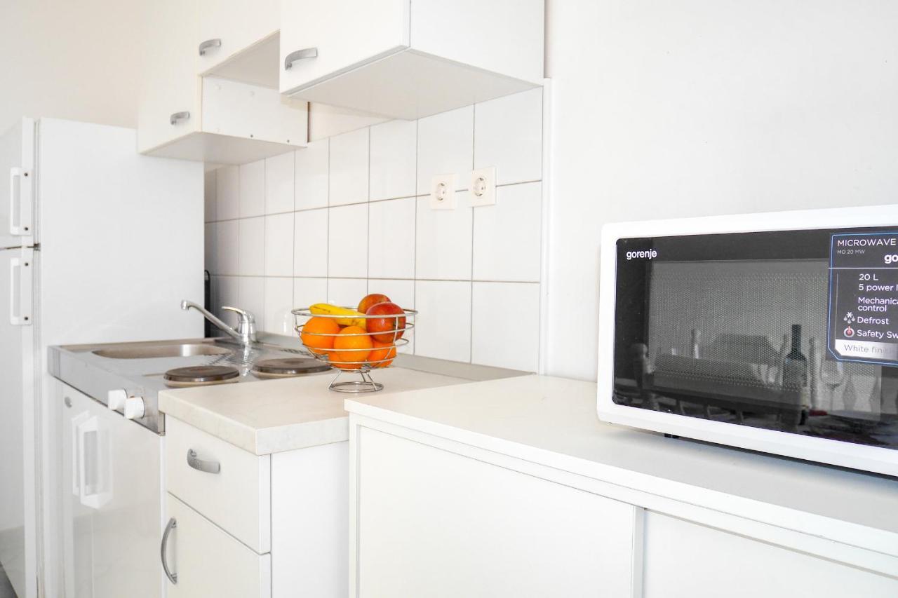 Apartments Beach Dugi Rat Ngoại thất bức ảnh