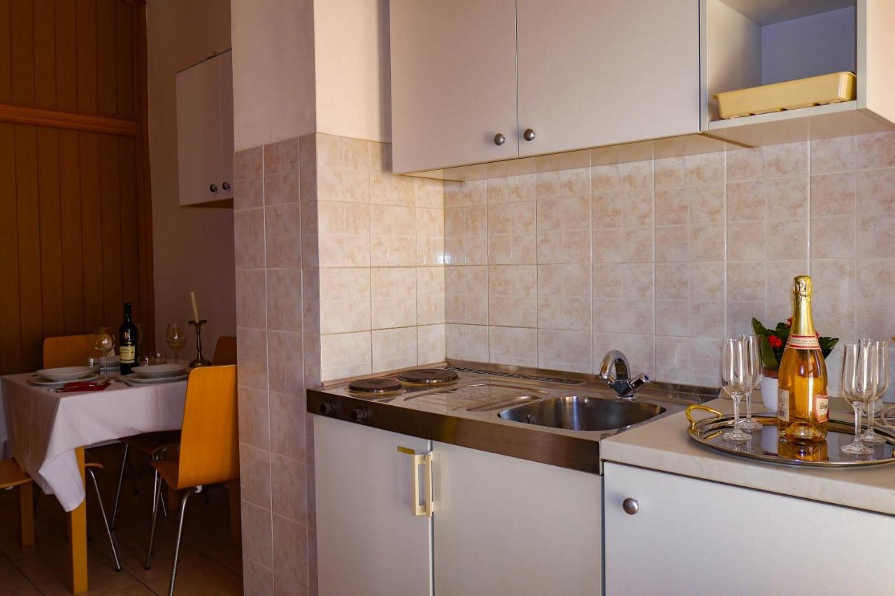 Apartments Beach Dugi Rat Ngoại thất bức ảnh