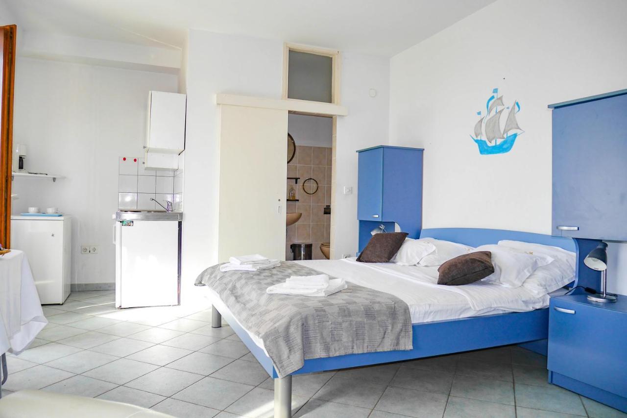 Apartments Beach Dugi Rat Ngoại thất bức ảnh