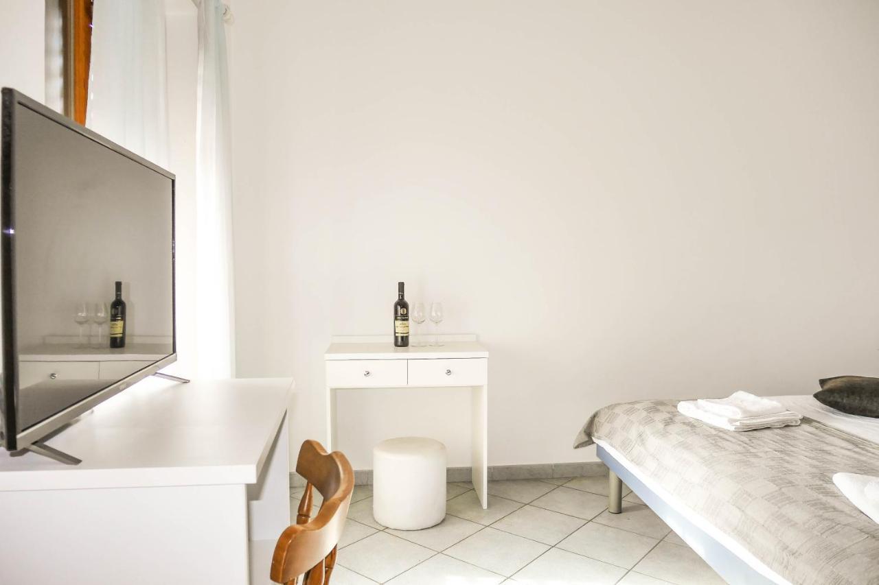 Apartments Beach Dugi Rat Ngoại thất bức ảnh