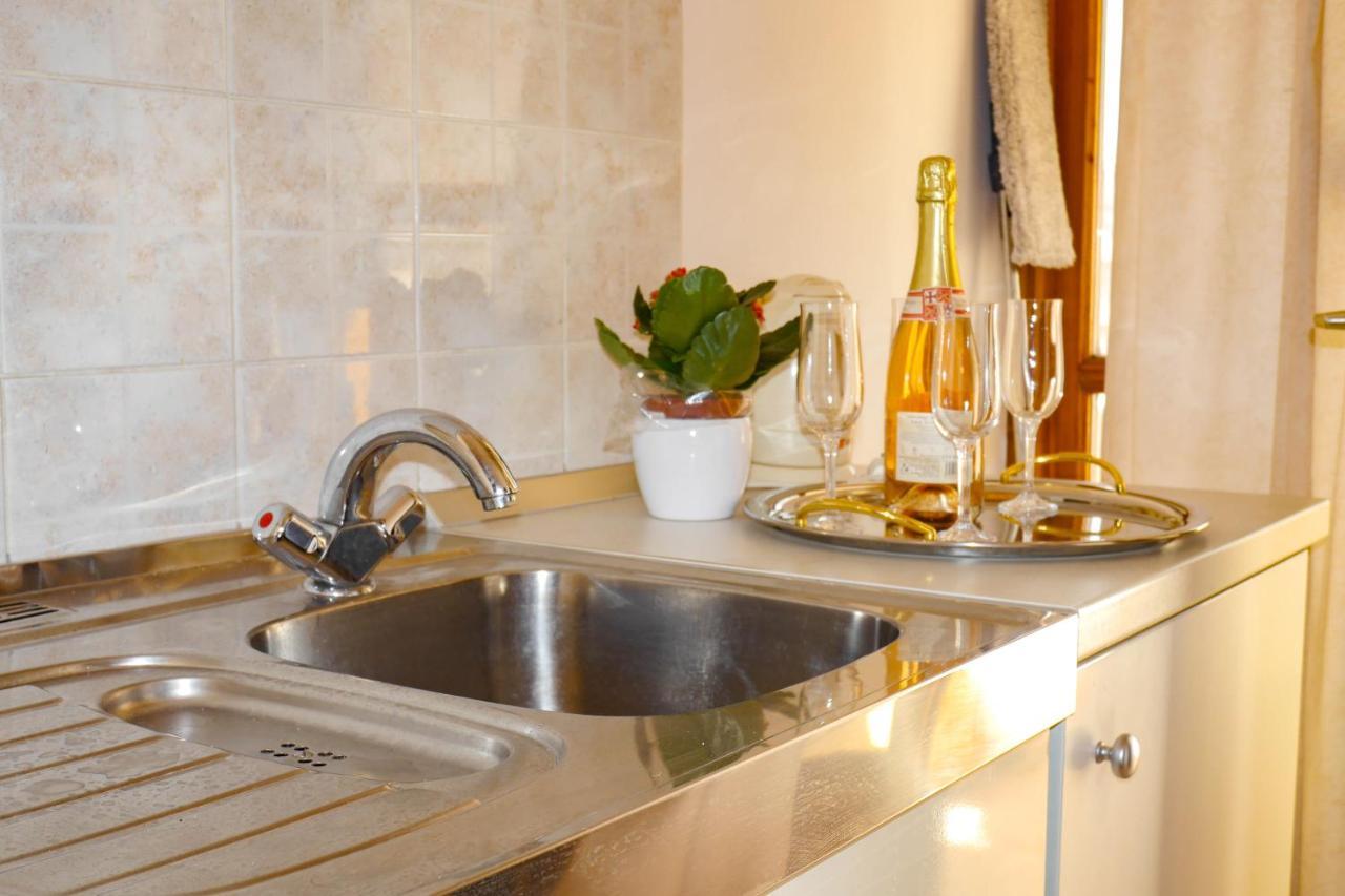 Apartments Beach Dugi Rat Ngoại thất bức ảnh